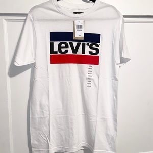 Levi’s T-shirt!